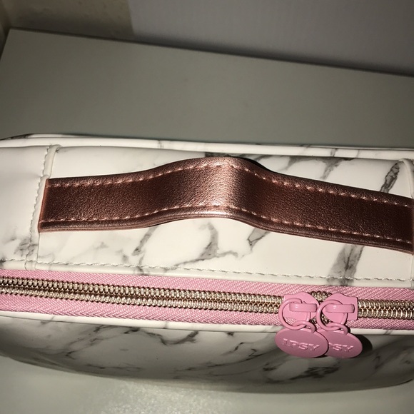 Ipsy white marble train case - Picture 3 of 6